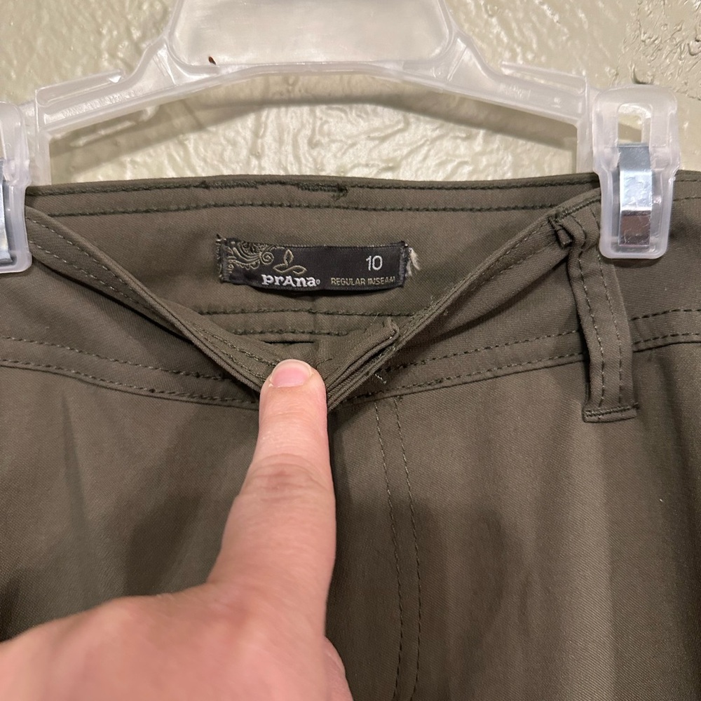 Prana Halle Pant in Olive green - Picture 2 of 5